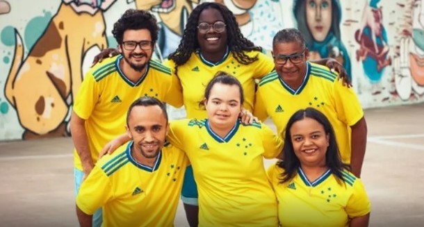 Cruzeiro divulga oficialmente camisa amarela do clube