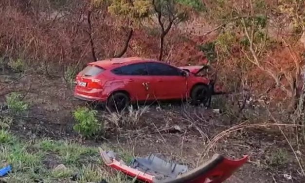 Batida frontal na MGC-452 deixa dois mortos em Uberlândia