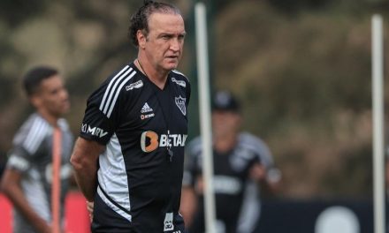 Cuca prepara mudanças em todos os setores do Atlético para enfrentar o Fortaleza; veja alterações