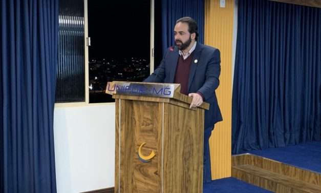 Presidente da OAB/MG palestra no Centro Universitário de Formiga