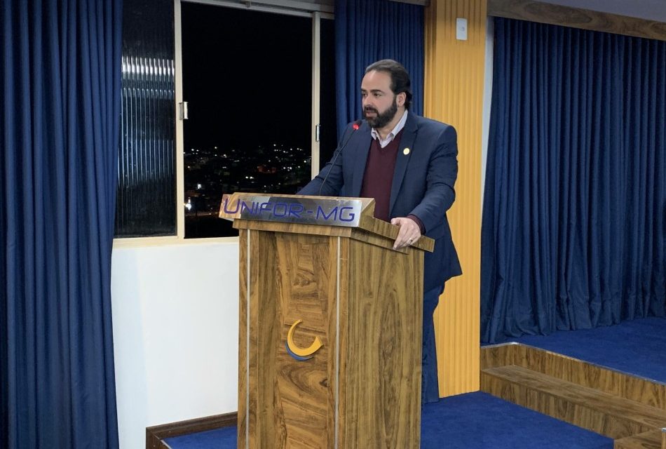 Presidente da OAB/MG palestra no Centro Universitário de Formiga