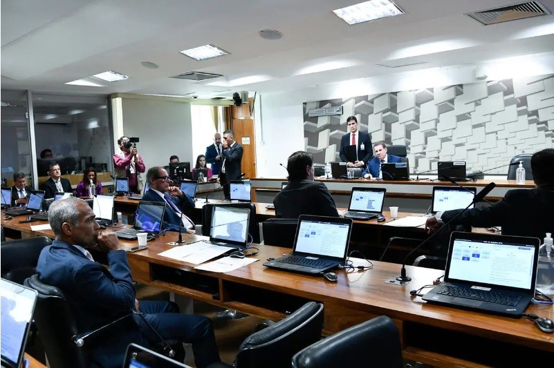 Comissão do Senado aprova piso salarial de R$ 4,8 mil para fisioterapeutas