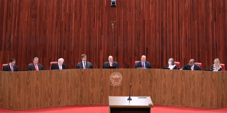 TSE deve decidir nesta terça se eleitor poderá ir votar armado