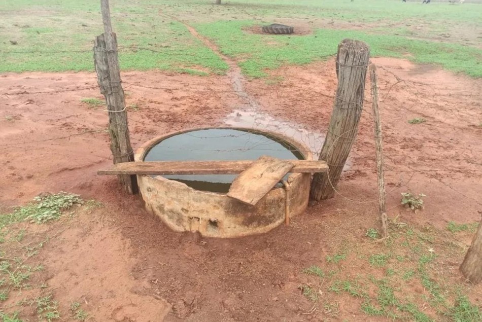 Bebê de 1 ano morre afogado após cair em cocho de água em Minas