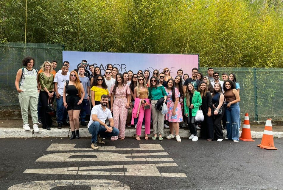 Alunos do Unifor-MG visitam casa cor minas
