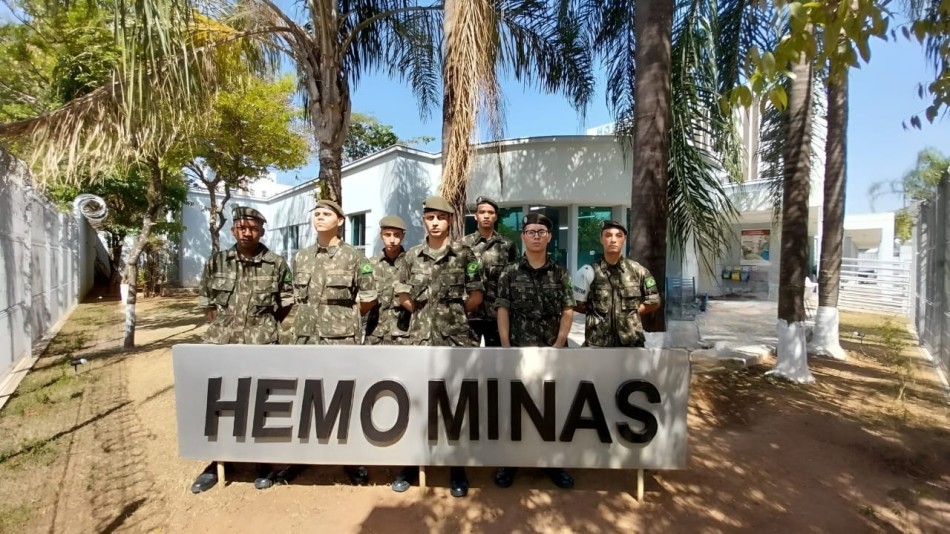 Atiradores do Tiro de Guerra doam sangue no Hemominas