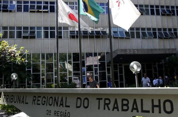 Trabalhador será indenizado por ser impedido pela empresa de sair à noite