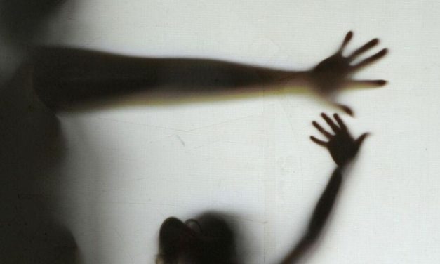 Tio é preso suspeito de estuprar sobrinha de 9 anos em MG; mãe ouviu choro