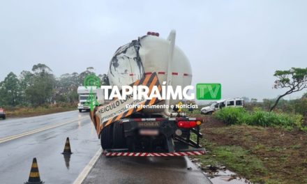 Acidente com carreta carregada de etanol interdita BR-262 em Campos Altos