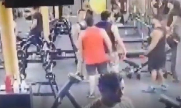 Jovem se recusa a revezar o aparelho em academia e tem mandíbula quebrada