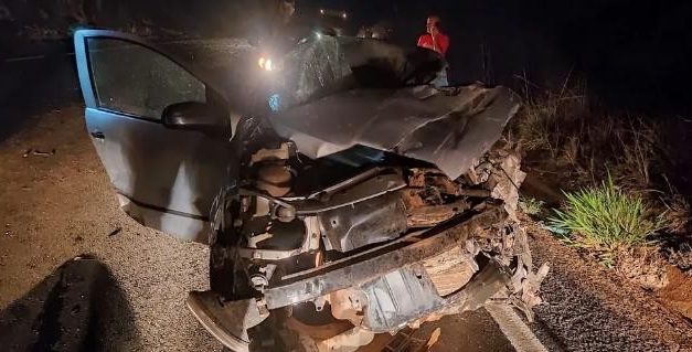 Caminhoneiro com sinais de embriaguez se envolve em acidente e é preso em MG