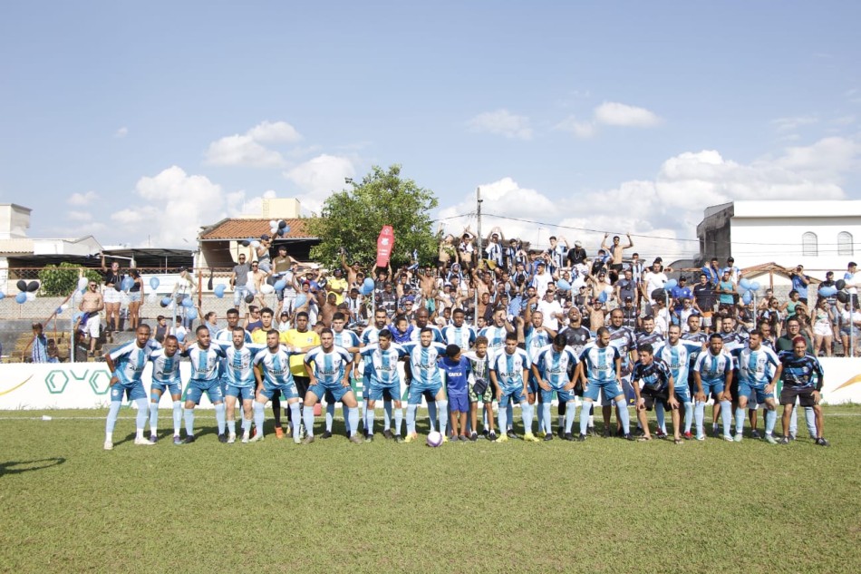 Grêmio levanta a taça do Campeonato Amador de Formiga