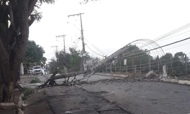 Chuva forte provoca estragos em Iguatama