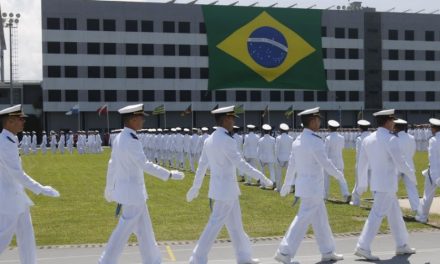 Marinha abre processo seletivo para oficiais temporários