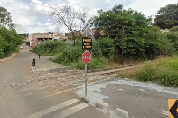 Mulher é atropelada por trem em MG