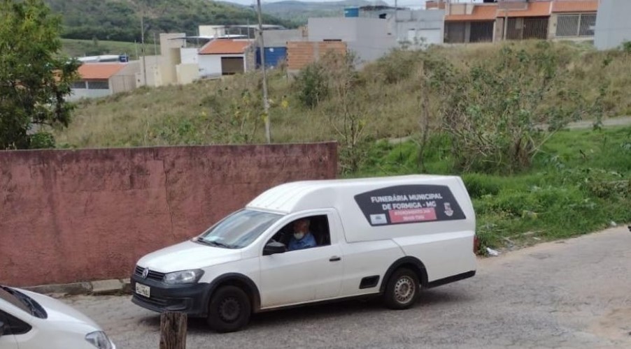 Polícia é acionada no bairro Vista Alegre, em Formiga, após encontro de cadáver