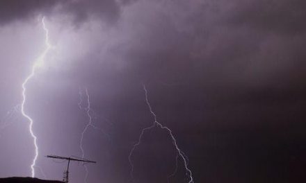 Tempestades com raios e ventos fortes acende alerta para prevenção no período chuvoso