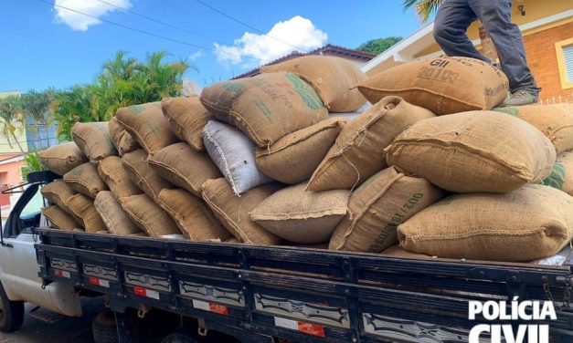 Polícia Civil recupera 112 sacas de café roubadas no interior de SP e prende suspeitos no Sul de MG