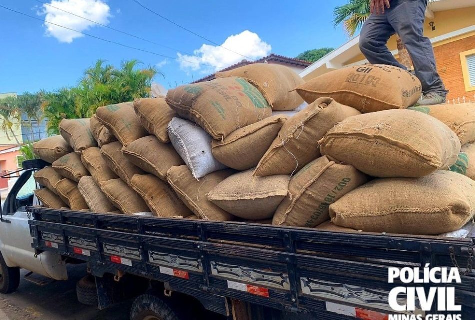 Polícia Civil recupera 112 sacas de café roubadas no interior de SP e prende suspeitos no Sul de MG