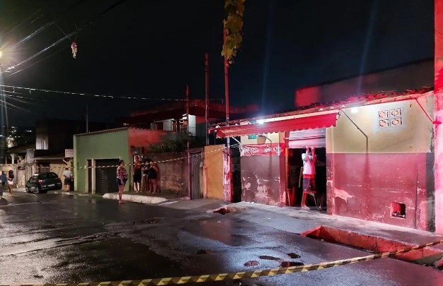 Tiroteio deixa um morto e baleados em MG; motivação é política, diz PM