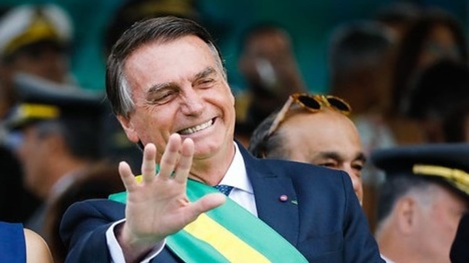 Bolsonaro terá cargo de presidente de honra do PL e aposentadorias do Exército e da Câmara