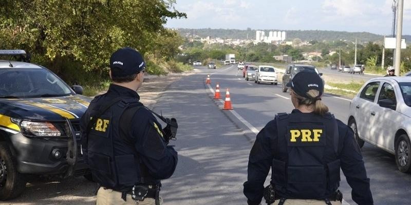 Polícia reforça patrulha nas estradas para evitar abusos de motoristas no feriado prolongado