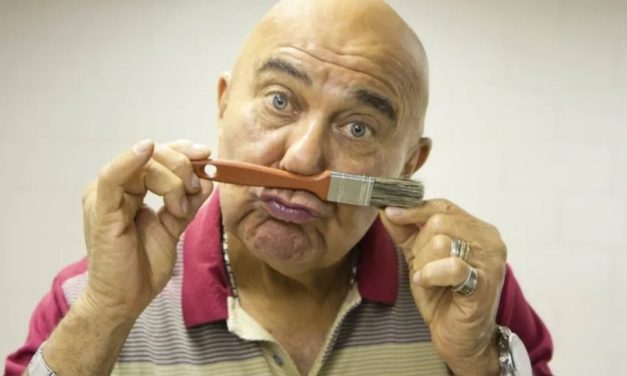 Ator Roberto Guilherme, o Sargento Pincel, morre aos 84 anos