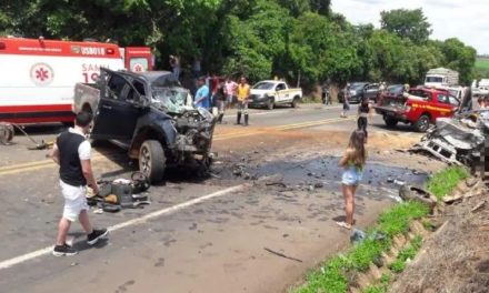 Homem morre e cinco ficam feridos após ultrapassagem proibida em MG