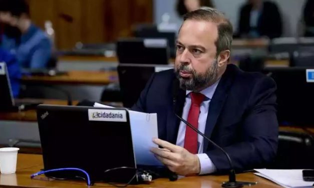 Alexandre Silveira propõe proibição de privatização durante transição de governo