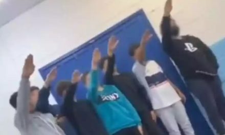 Alunos de escola particular em MG gravam vídeo com suposta saudação nazista