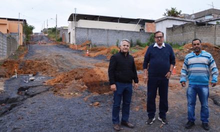 Comissão de Serviços Públicos fiscaliza ruas do bairro Balbino Ribeiro