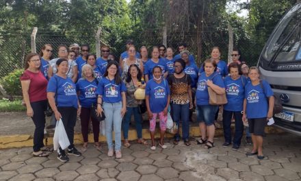 Idosos de Formiga participam de atividade cultural em Pains