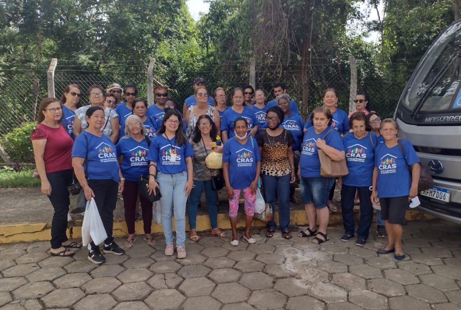 Idosos de Formiga participam de atividade cultural em Pains
