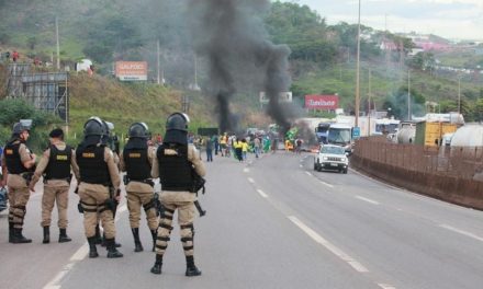 Rodovias em MG têm 13 pontos de interdições ou bloqueios na manhã desta quarta