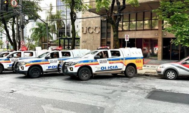 Criança pede socorro a vizinhos para ajudar mãe vítima de violência doméstica em MG