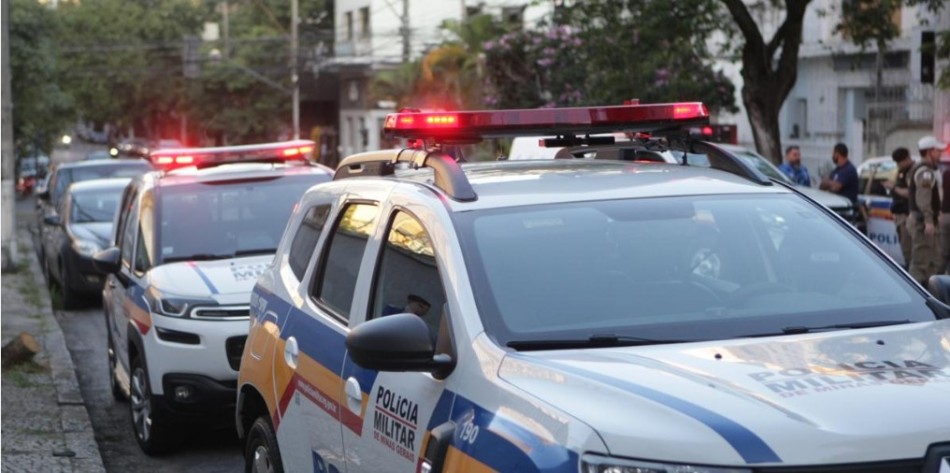 Homem é encontrado morto com camada de cimento sobre o corpo em MG