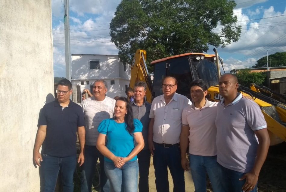 Prefeito e seis vereadores visitam obras e ouvem reivindicações de moradores do bairro Recanto da Praia