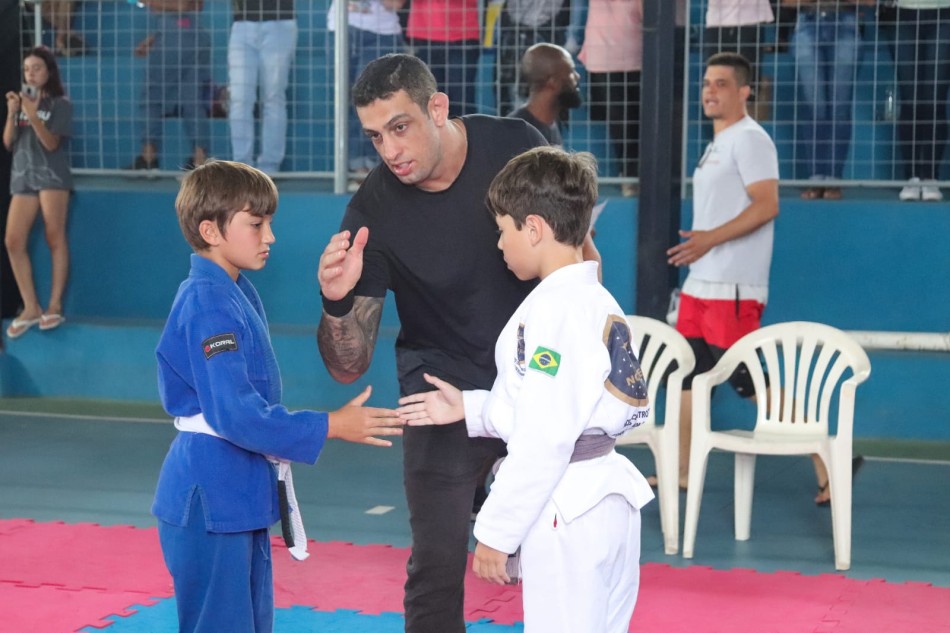 Tatame do Bem reúne cerca de 140 alunos no 1º Torneio Interno de Jiu-Jitsu