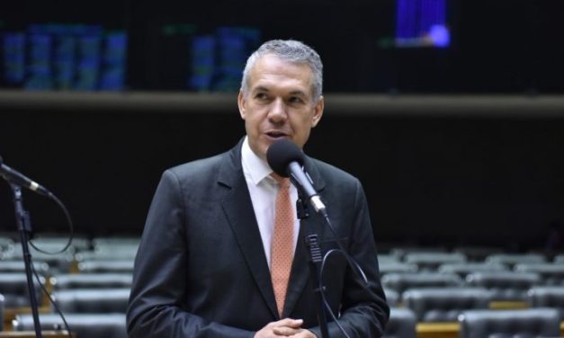 Comissão aprova proposta que permite retirada de mata nativa para obras de irrigação no campo