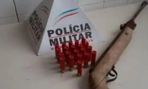 Jovem é preso por ameaçar atirar na própria mãe no dia de Natal
