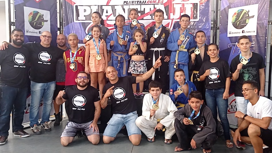 Tatame do Bem se destaca em campeonato de jiu-jítsu em Poços de Caldas