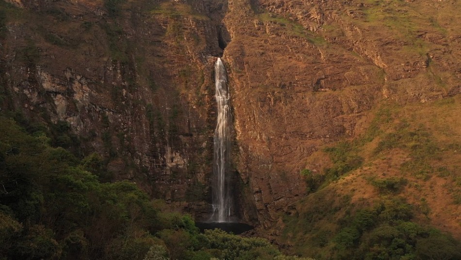 Deslizamento de terra e risco de queda de rocha são apontados em 18 das 21 atrações do Parque Nacional da Serra da Canastra