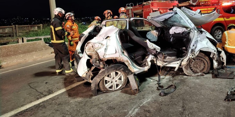 Cinco pessoas ficam feridas após grave acidente no Anel Rodoviário, em BH