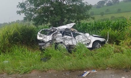 Vítimas fatais de acidente na BR-354, em Arcos, tinham 21 e 22 anos