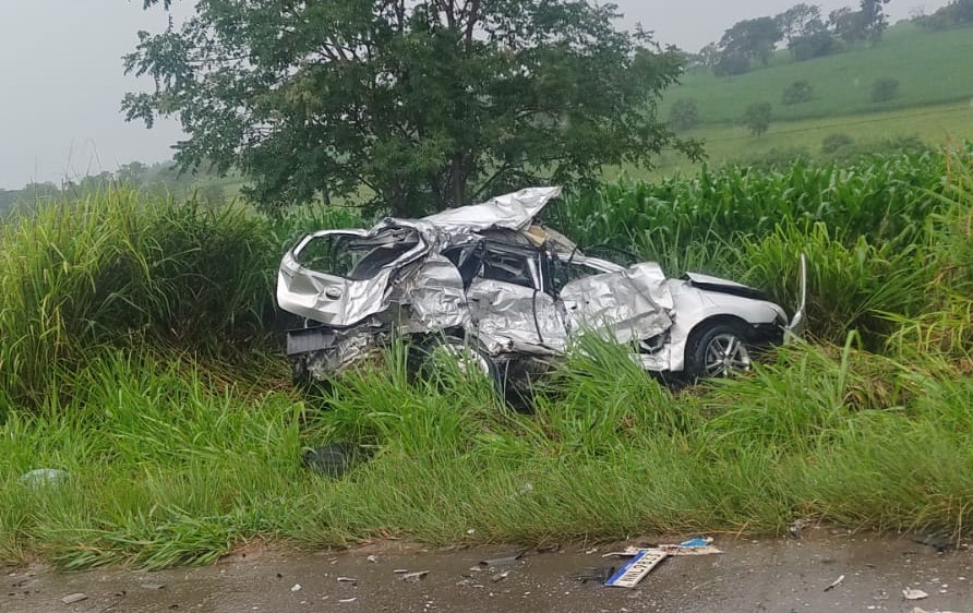 Vítimas fatais de acidente na BR-354, em Arcos, tinham 21 e 22 anos