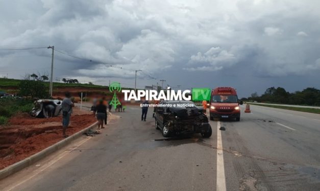 Colisão entre carro e caminhonete deixa dois feridos na BR-262 em Nova Serrana