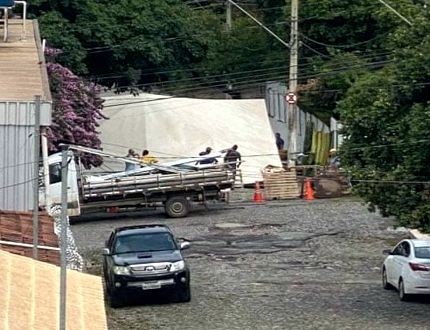 Bolsonaristas de Divinópolis desmontam acampamento em frente ao Tiro de Guerra