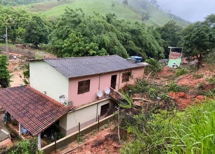 Mortes por chuvas em Minas Gerais passam de 8 para 13 no Natal