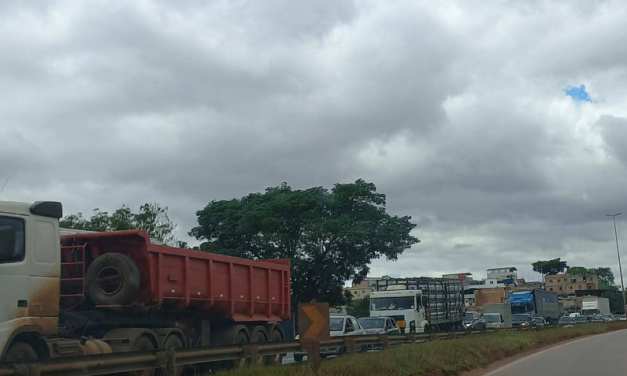 Saída de BH para feriado é de congestionamento nas principais rodovias de MG