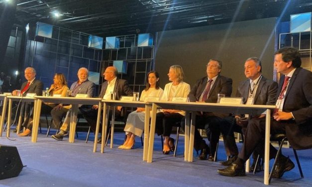 Lula anuncia Aloizio Mercadante como presidente do BNDES